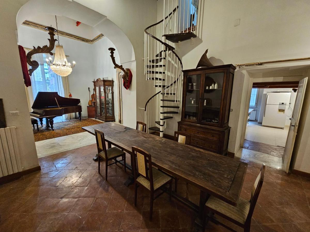 The Spanish Palace, Suites, Rooms, & Terraces Couette-café