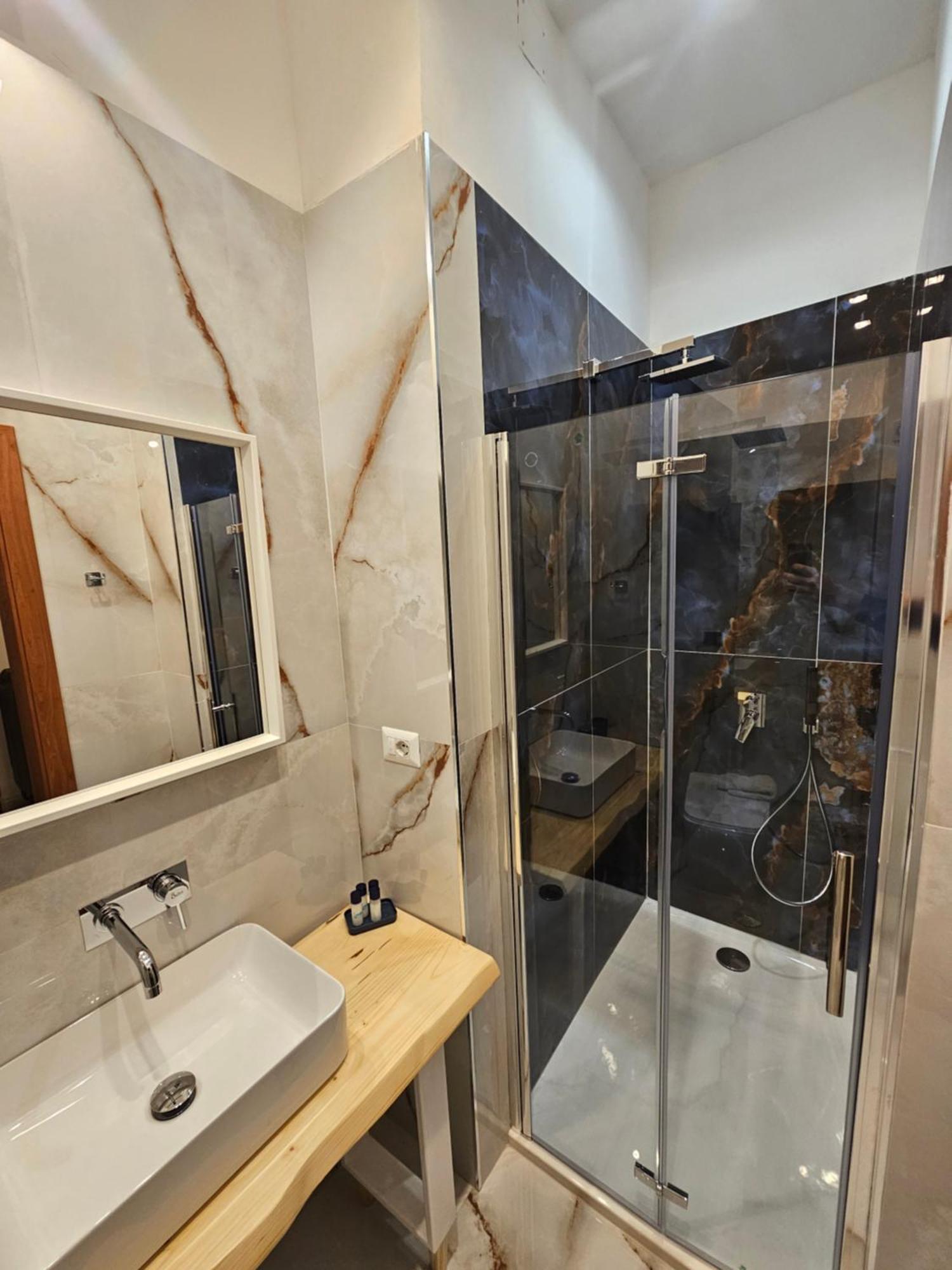 Couette-café The Spanish Palace, Suites, Rooms, & Terraces Naples