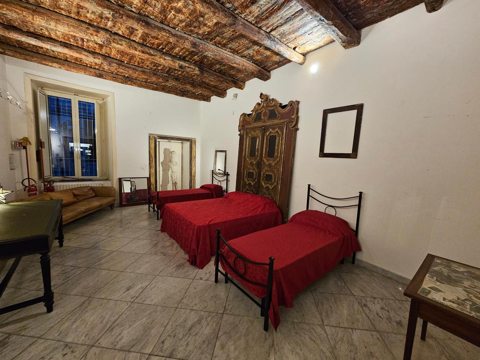 Couette-café The Spanish Palace, Suites, Rooms, & Terraces Naples