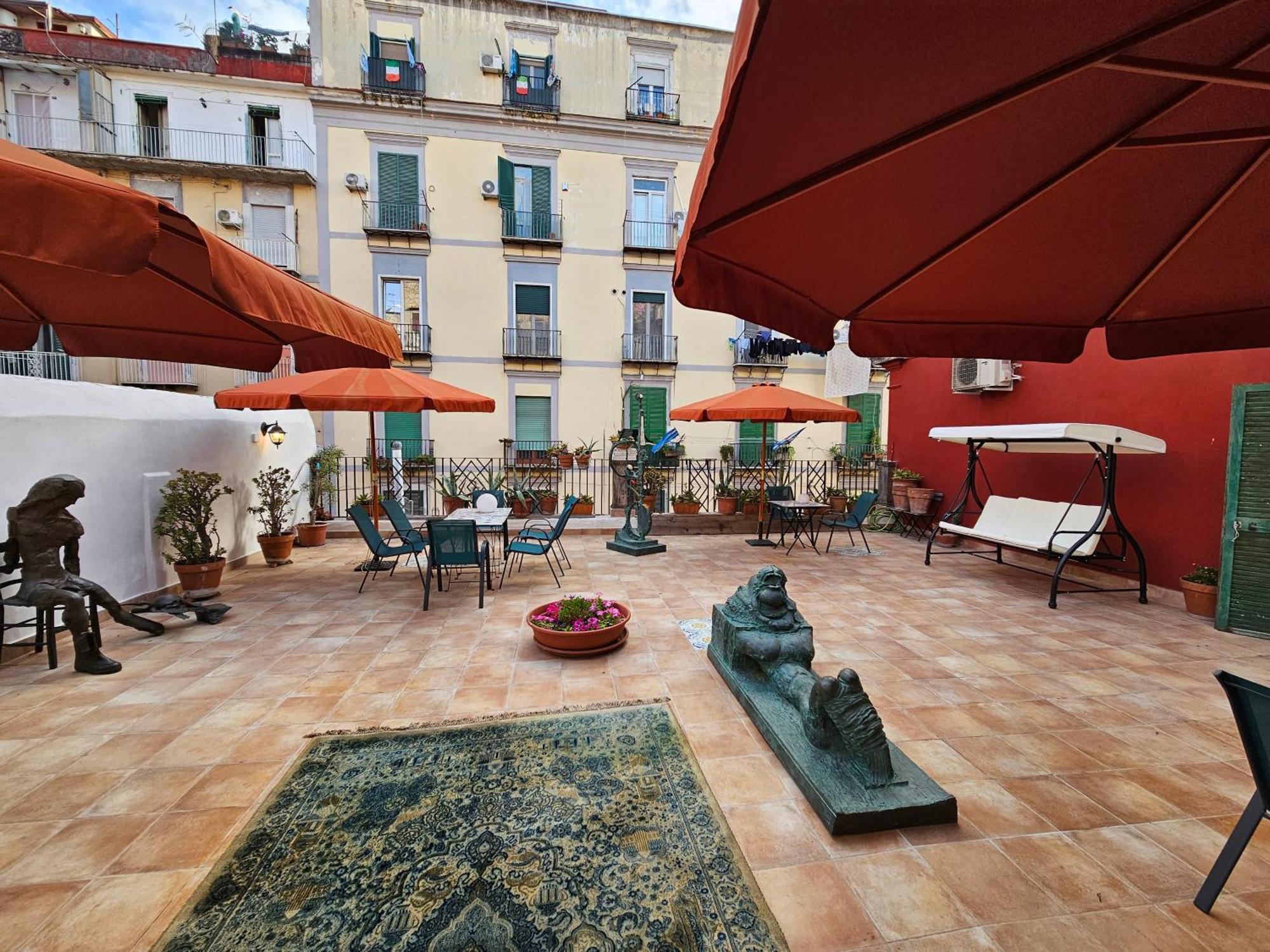 The Spanish Palace, Suites, Rooms, & Terraces Couette-café 3*