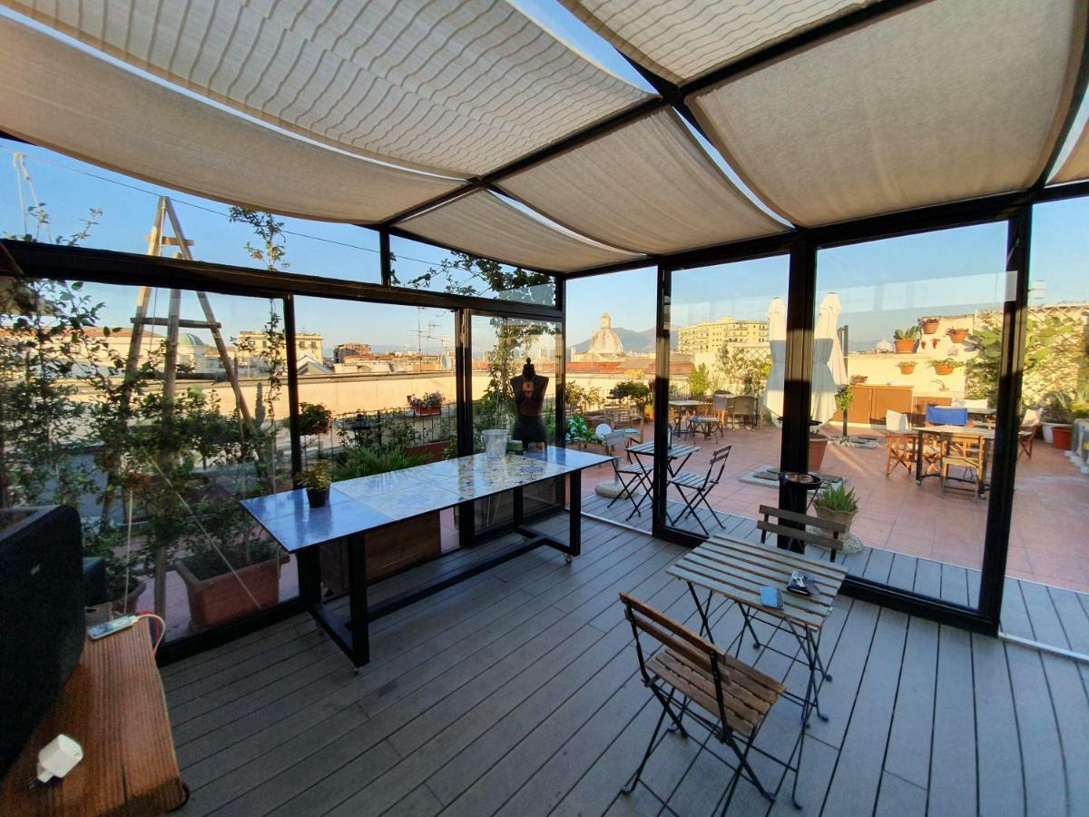 The Spanish Palace, Suites, Rooms, & Terraces Couette-café Naples