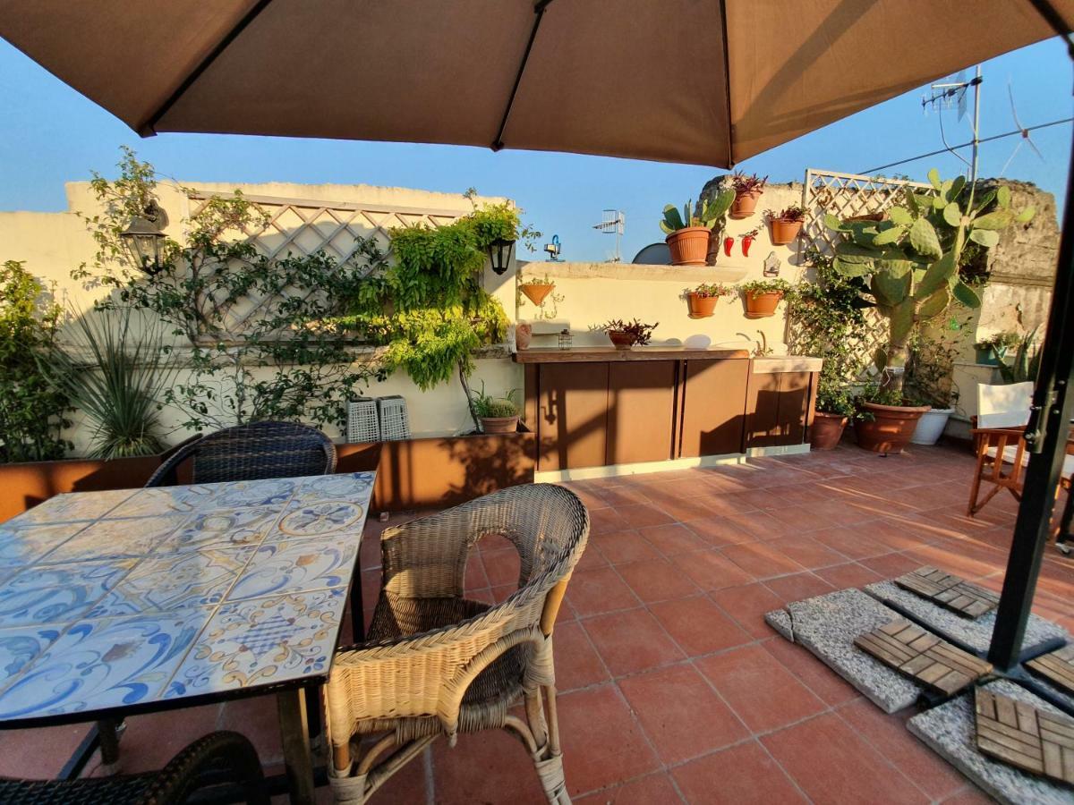 The Spanish Palace, Suites, Rooms, & Terraces Couette-café Naples